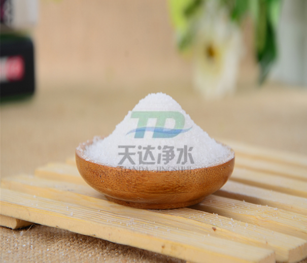 ��x�Ӿ۱�ϩ������ȥ�����c�����ٶȵ��Pϵ